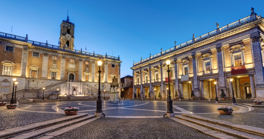 Piazza del Campidoglio con Musei Capitolini