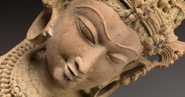 Statua di giovane danzatrice indiana - Devata